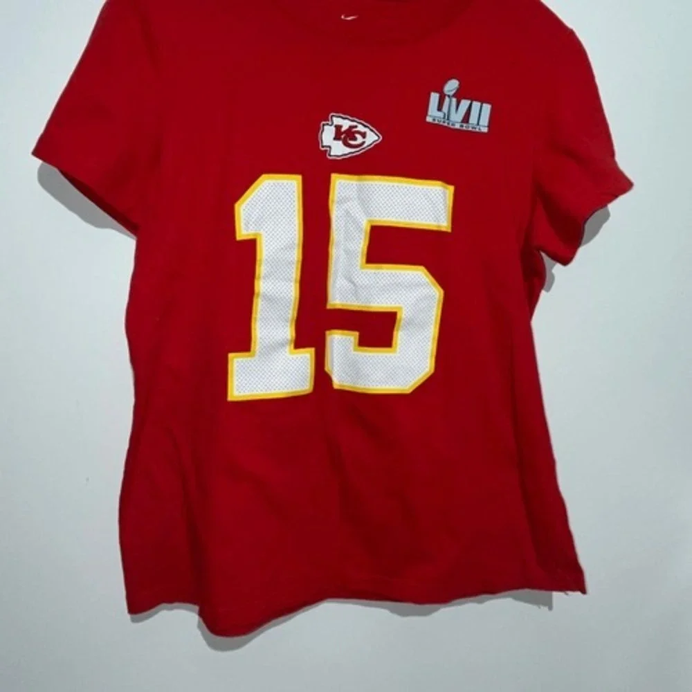 The Nike Tee Women's Red NFL Patrick Mahomes‎ Super Bowl Cotton T-Shirt Medium
